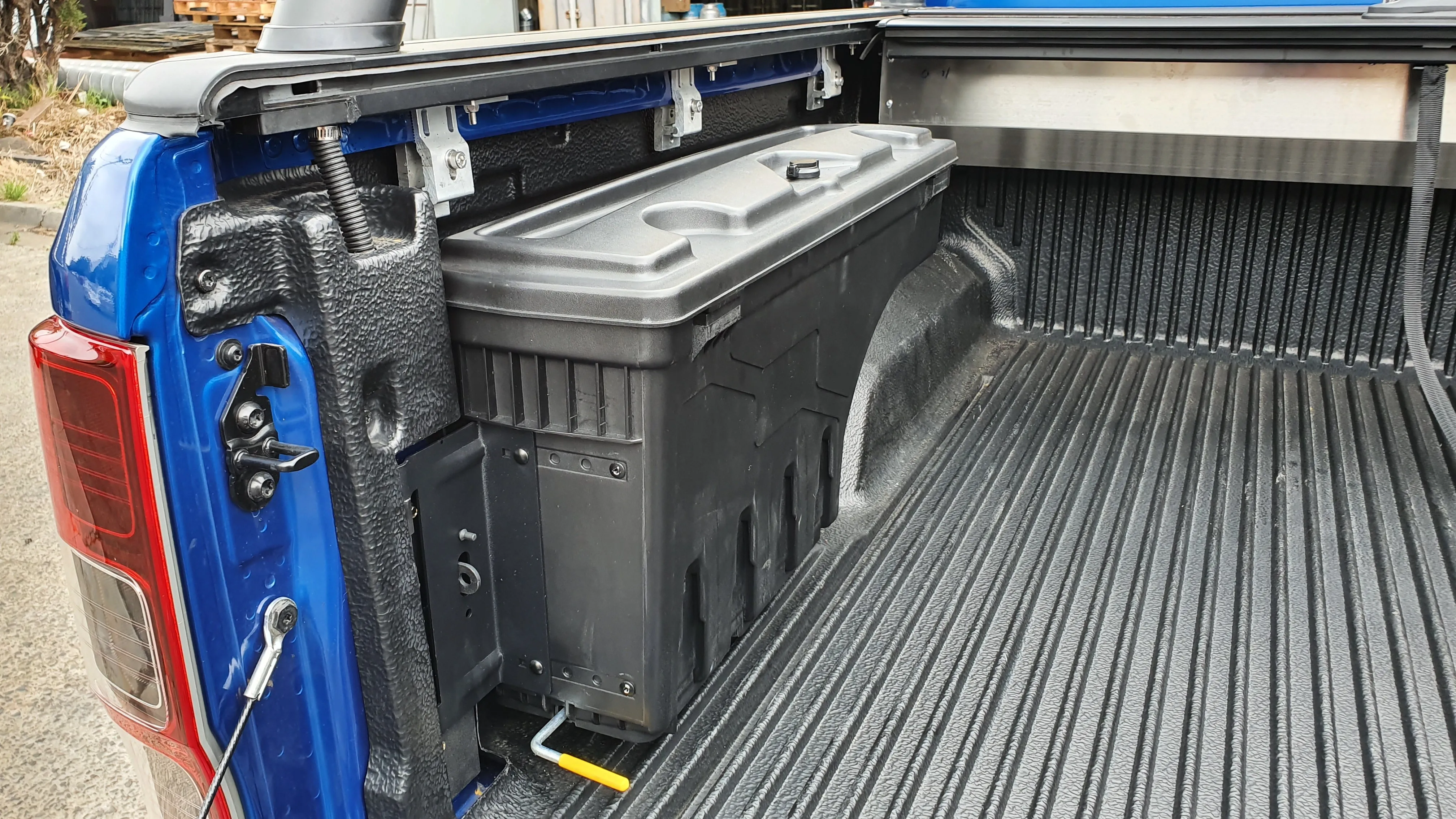 Holden COLORADO 2012-2020 SMART TUB LOCKER - Secure Swing Lift out Case