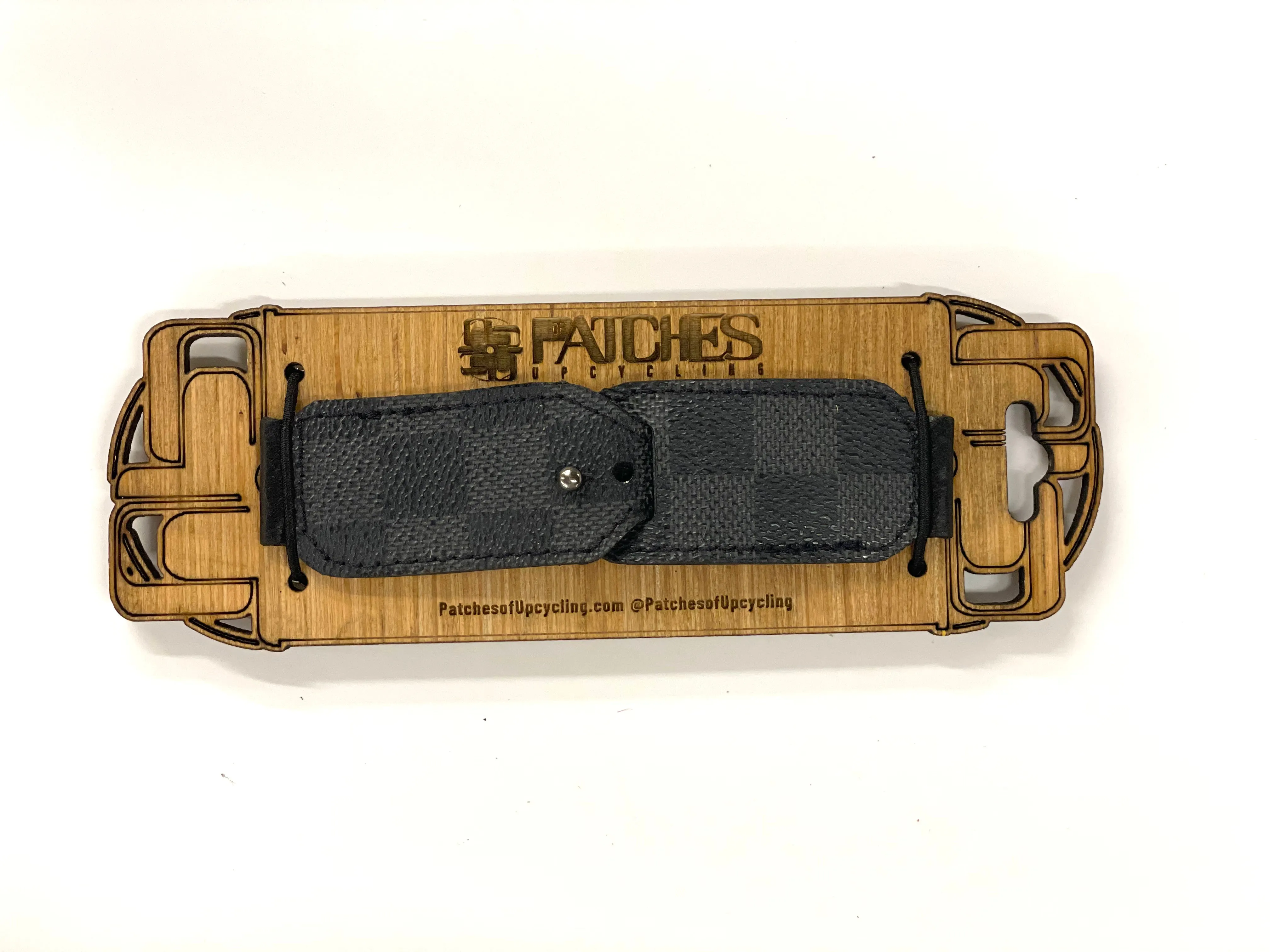 iwatch Ebony Azur band with snaps (small)